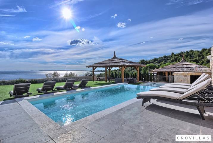 Villa for 12 people, with ocean view and sauna in Tisno