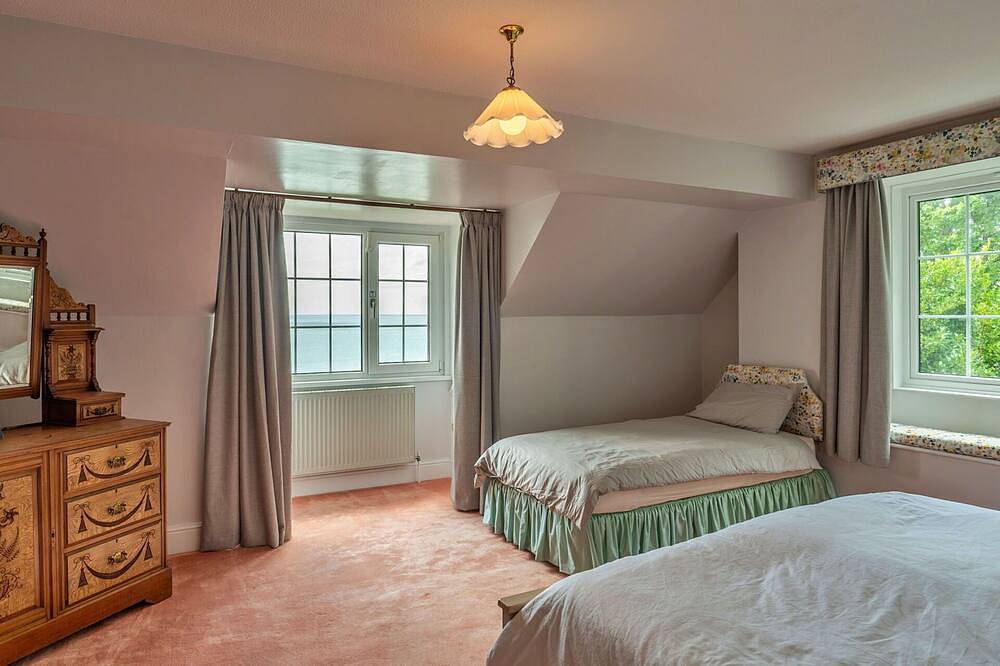 Schönes  Ferienhaus für 13 Personen mit  W-Lan und Terrasse in Coverack, Cornwall