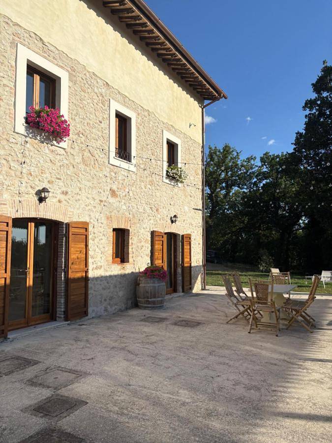 Appartamento per 4 persone, con giardino e panorama in Massa Martana
