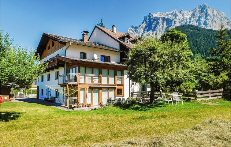 Ferienwohnung für 2 Personen, mit Terrasse und Garten in Ehrwald
