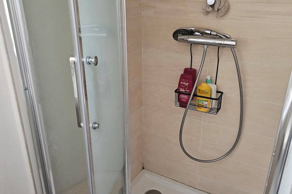 Appartement entier, Appartement cosy avec jardin près de Paris en Aout seulement in Palaiseau, Essonne