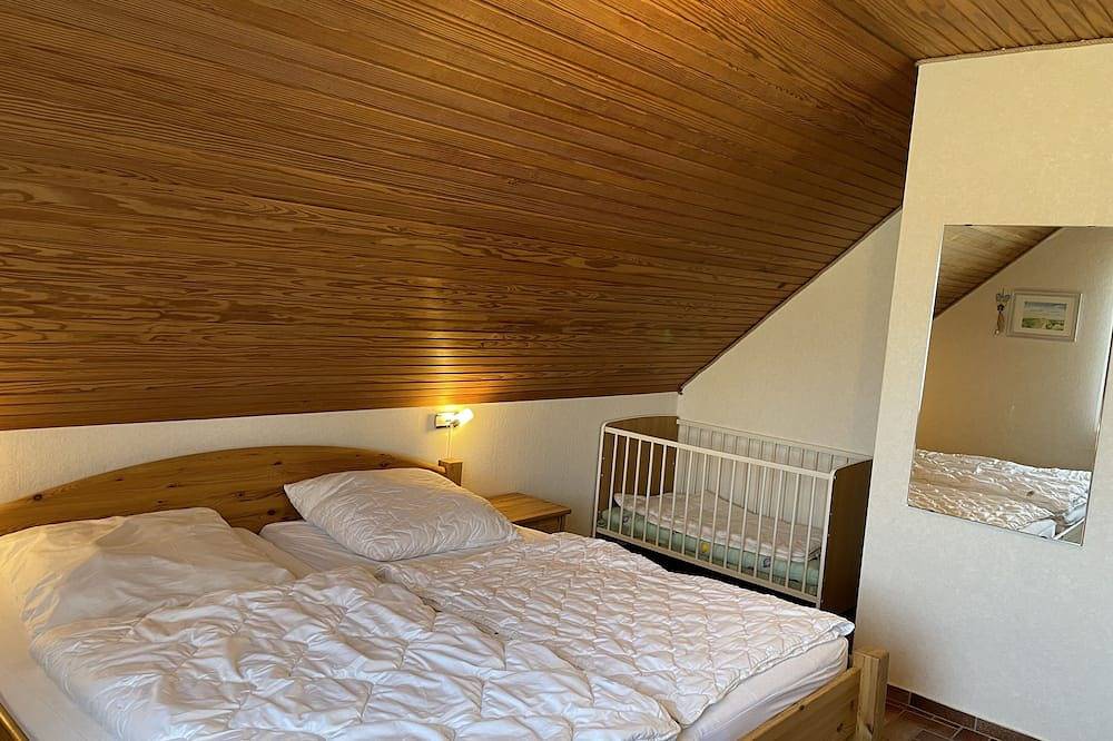 Top-Ferienhaus, 6 Pers., Sauna, 2 Bäder, Wlan, Kamin, Terrasse, Spielplatz, Hund in Westeraccumersiel, Dornum