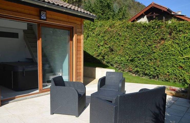 Location Uriage terrasse et Spa 3*** in Vaulnaveys-le-Haut, Isère