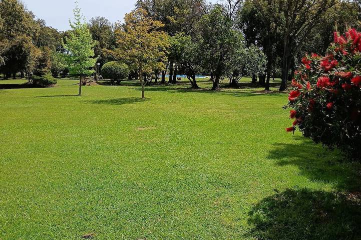 Appartement de vacances pour 5 personnes, avec jardin ainsi que piscine et terrasse, animaux acceptés