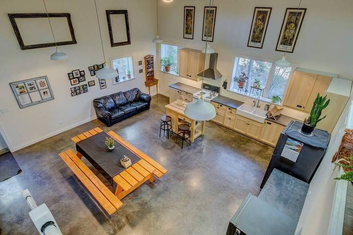 Agriturismo for 15 people, with garden and hot tub in Yukon