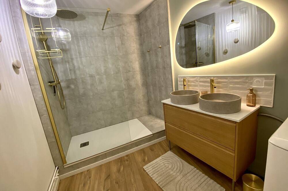 Apartamento entero, Le #7 / City center - Parking - Balcony - 6 Pers in Saint-Omer, Región de Saint-Omer