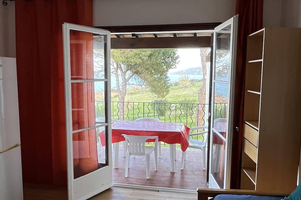Entire apartment, 4-person apartment in the heart of the pevani estate in Calcatoggio, Ajaccio region