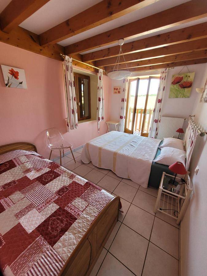 Family Room with Private Bathroom in Corbelin (Isère), Région de La Tour-du-Pin
