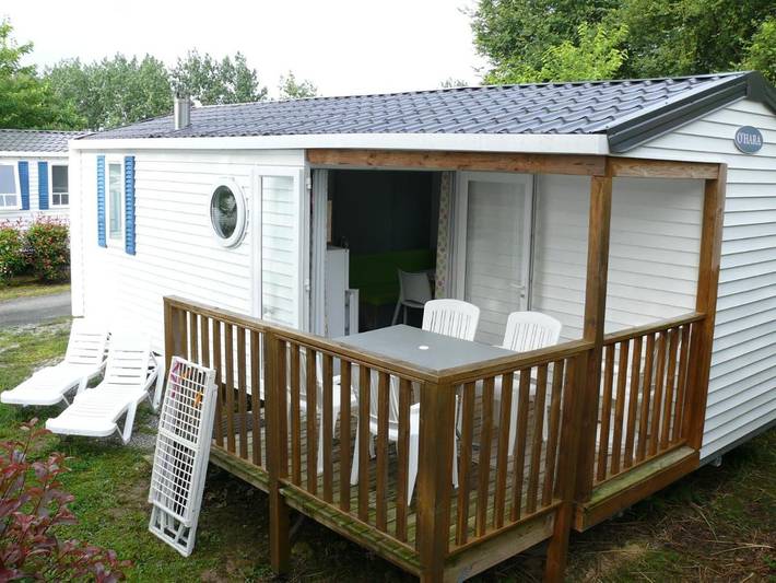 Parc de vacances pour 6 personnes, avec Terrasse ainsi que Piscine et Sauna à Montendre