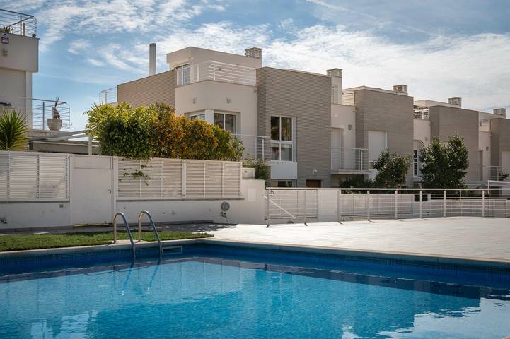 Casa rural para 10 personas, con piscina y terraza además de jardín y vistas en Creixell - 2