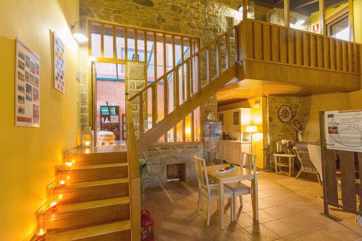 Hotel para 2 personas, con jardín y piscina, Se admiten mascotas en Castilla y León - 3