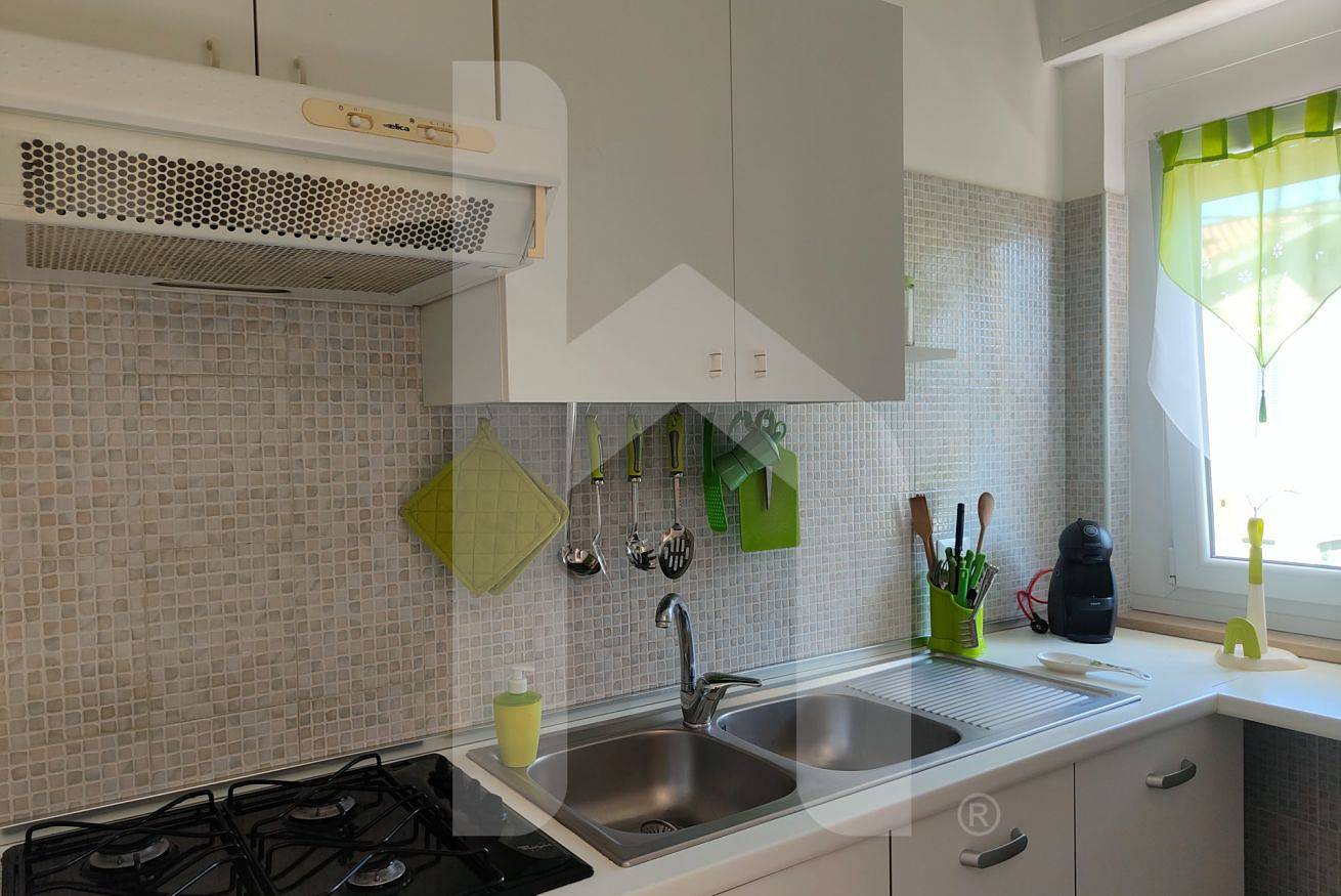 Ganze Wohnung, Ferienwohnung für 5 Personen mit Balkon/Terrasse in Scerne, Pineto