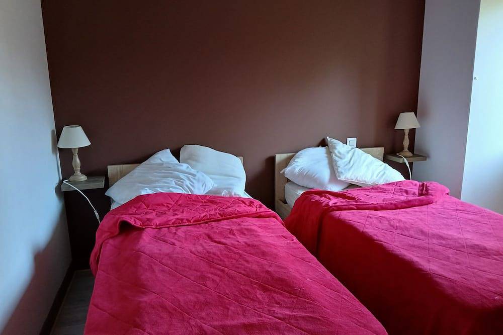 Gîte Quercynois  climatisé avec piscine chauffée et jacuzzi. in Saint-Médard-de-Presque, Lot