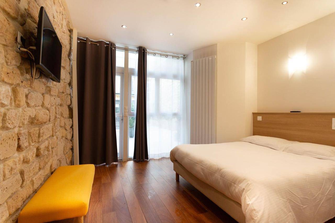 Hotel Mimosa Paris in Paris 10e Arrondissement, Paris
