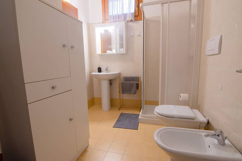 Appartamento intero, [Free Parking – Netflix] Dolomiti★★★★★ – Elegant Loft in Belluno, Schiara