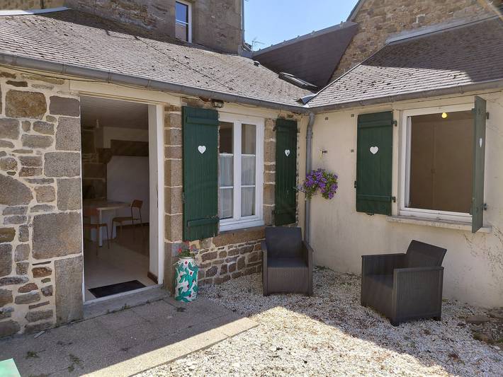 Casa de huéspedes 'Le 101' con jardín privado in Villedieu-les-Poêles, Côte de la Déroute