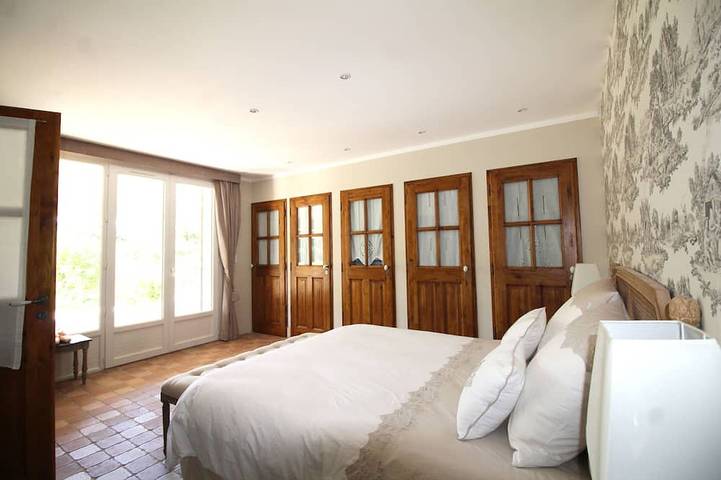 Location de vacances pour 8 personnes, avec jardin à Mollégès - 3