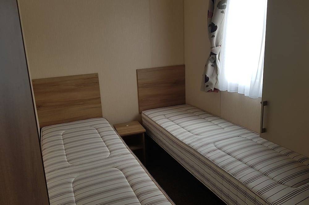 8 Berth Caravan with Spacious enclosed garden in Berrow (Somerset), Somerset