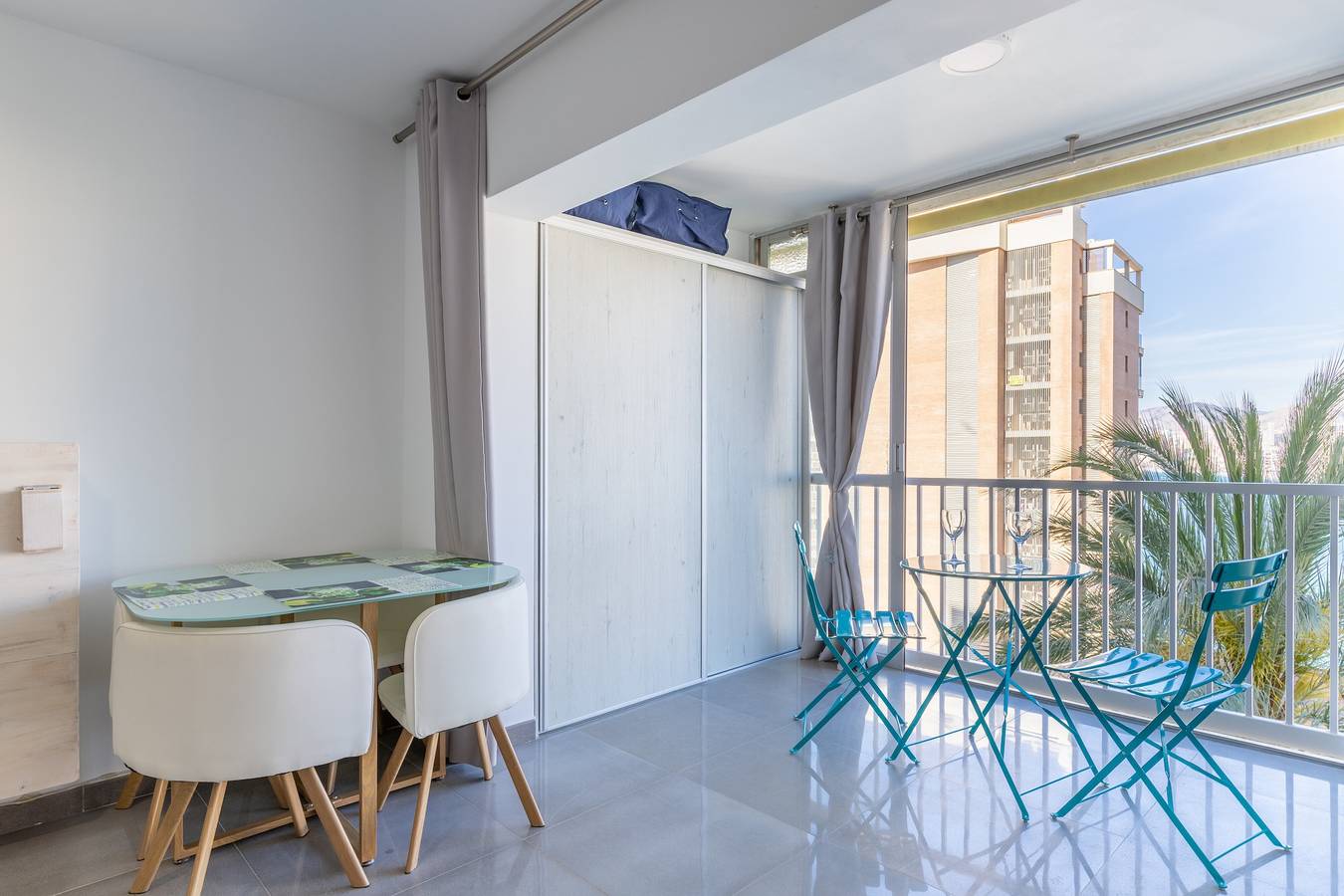 Studio entier, Studio "Casita Bonita" avec vue sur la mer, piscine partagée et climatisation in Benidorm, Costa Blanca