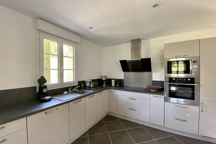 Location de vacances pour 8 personnes, avec terrasse et jardin à Moyenneville