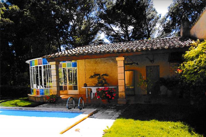 Gîte pour 4 personnes, avec piscine et terrasse à Lançon-Provence - 2
