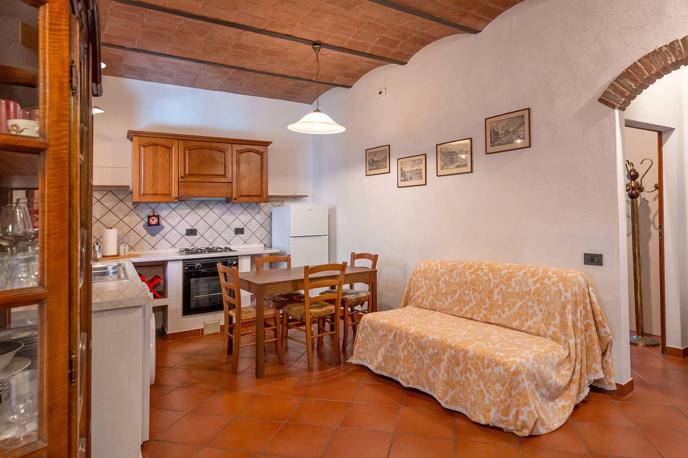 Ganze Wohnung, Apartment 'Leonardo' mit privater Terrasse, Wlan und Klimaanlage in Suvereto, Etruskische Küste