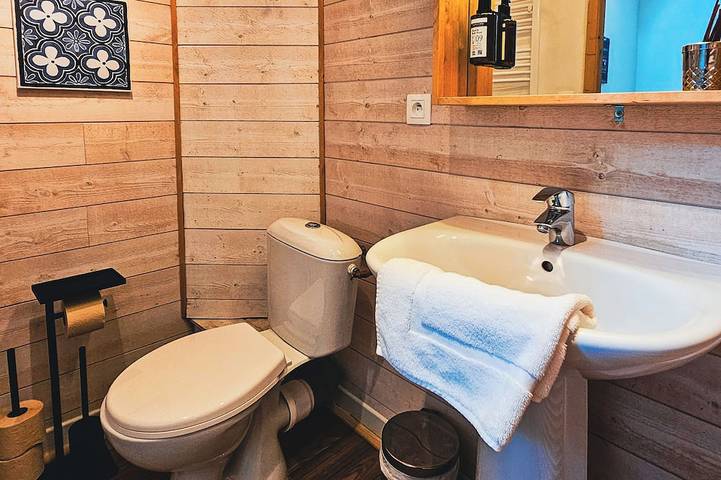 Location de vacances pour 3 personnes, avec jacuzzi et jardin à Étivey - 3