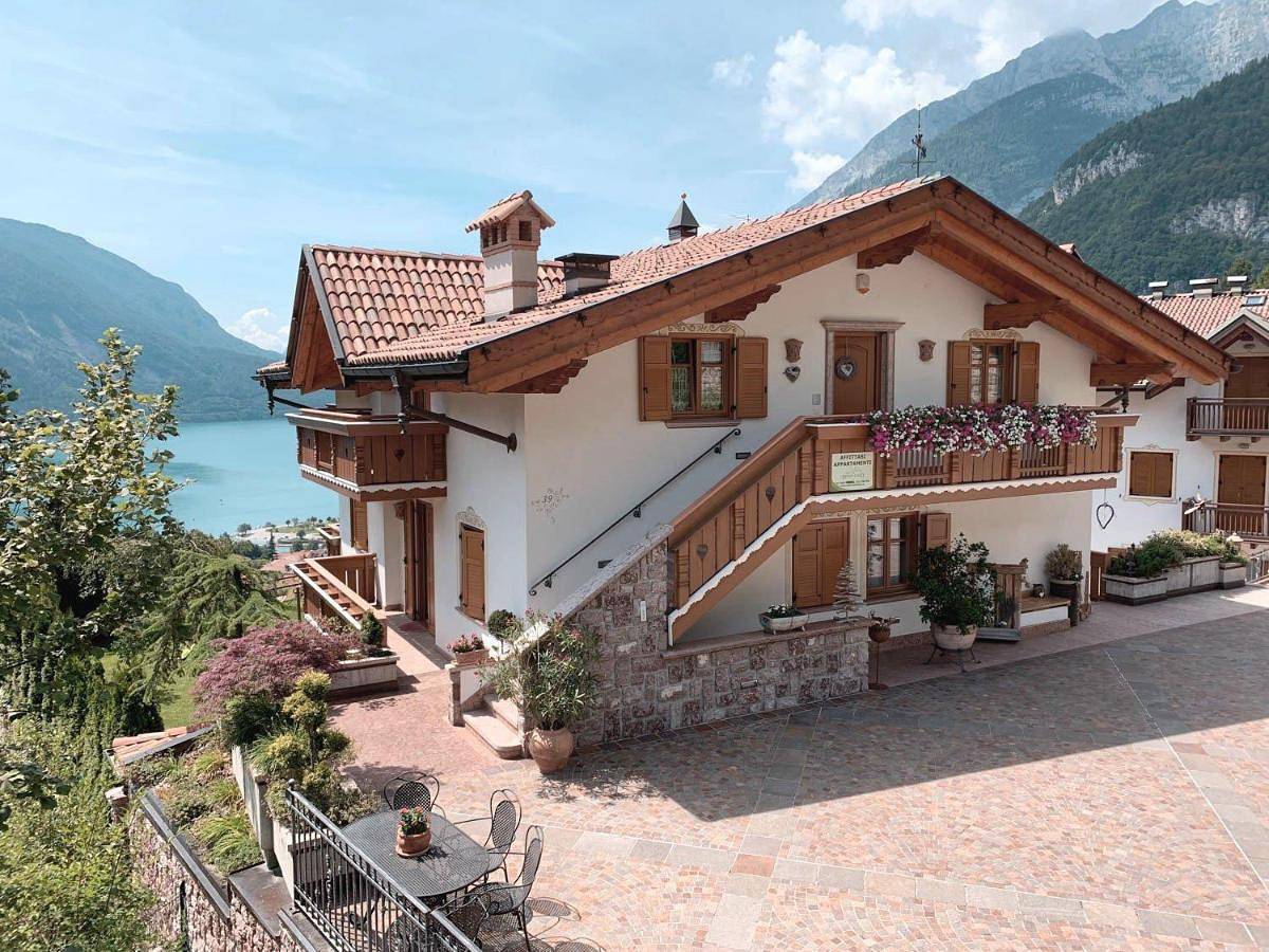 Ganze Wohnung, Villa la Dama del Lago in Molveno, Brentagruppe