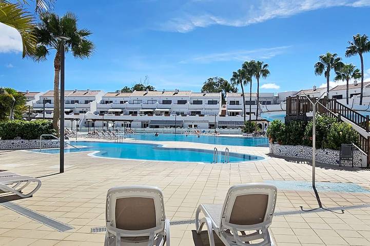 Ferienwohnung für 4 Personen, mit Pool und Balkon - 1