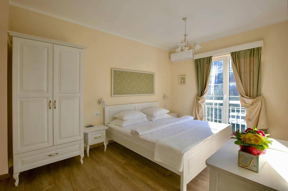 Entire apartment, Marinero Apartments-Two bedroom apartment 11 in Budva, Opština Budva