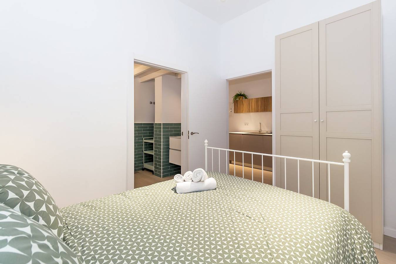 Ganze Wohnung, Ferienwohnung für 4 Personen mit Terrasse in La Malvarrosa, Valencia
