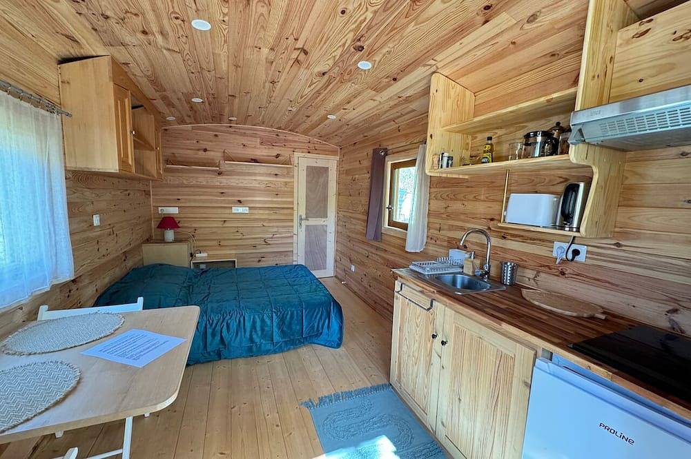 Flor La Roulotte du Médoc: a nature getaway by the sea! in Naujac-sur-Mer, Lesparre-Médoc region