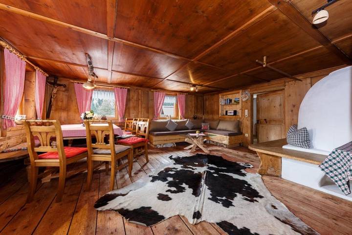 Ferienhaus für 14 Personen, mit Balkon und Ausblick sowie Seeblick in Tannheimer Tal - 2