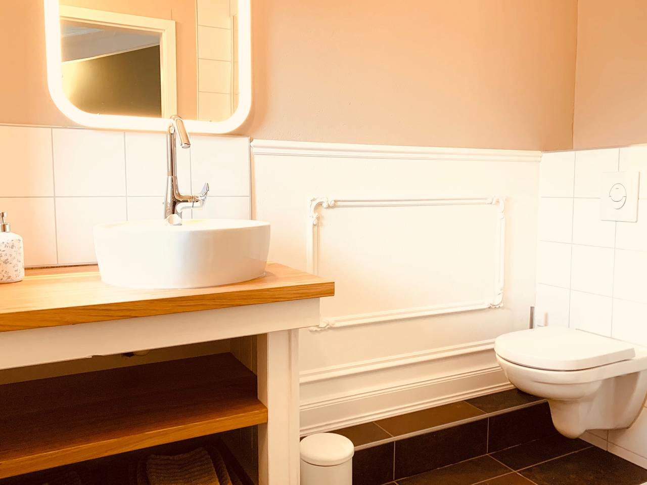 Ganze Ferienwohnung, Rosenhof-Lodge balcony suite green in Hanerau-Hademarschen, Rendsburg-Eckernförde