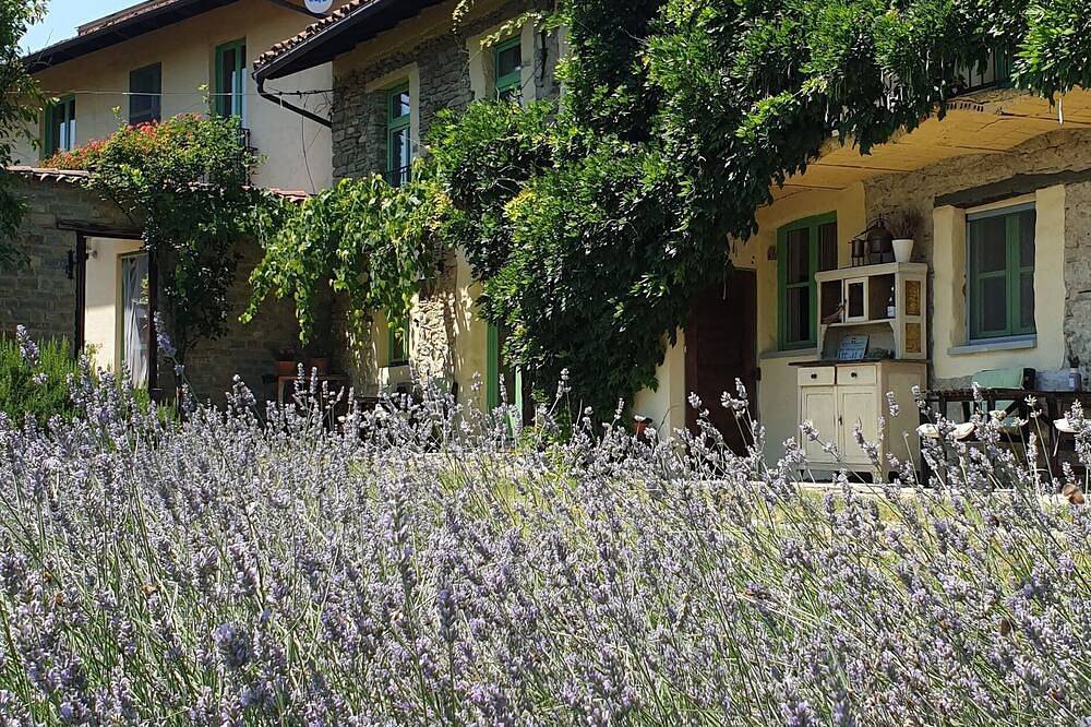 Appartamento intero, Monolocale La Ginestra con vista sulla torre medievale di Merana in Merana, Provincia d'Alessandria