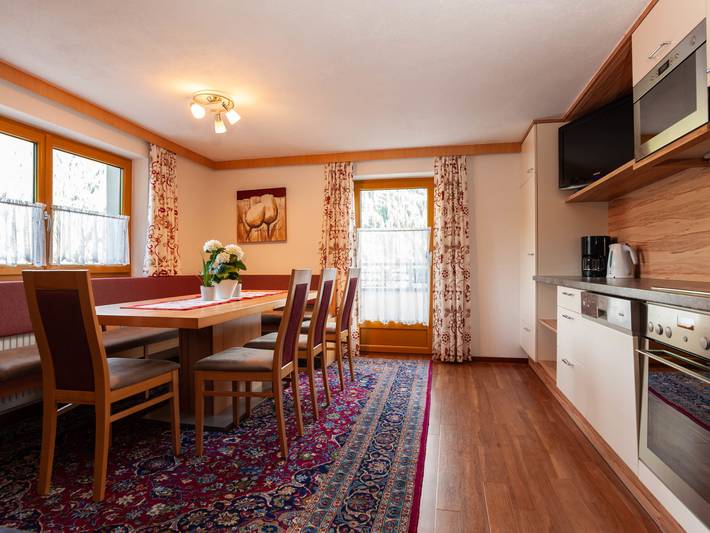 Ferienwohnung für 9 Personen, mit Balkon in Tiroler Oberland - 2