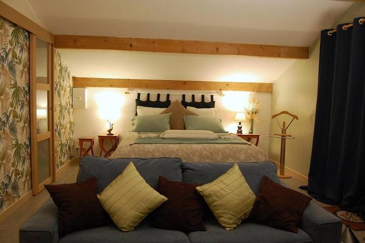 Gîte pour 2 personnes, avec jardin et vue à Civrieux-d'Azergues