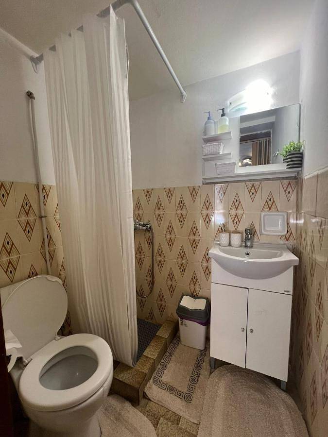 Gîte pour 2 personnes, avec terrasse dans Érétrie - 4