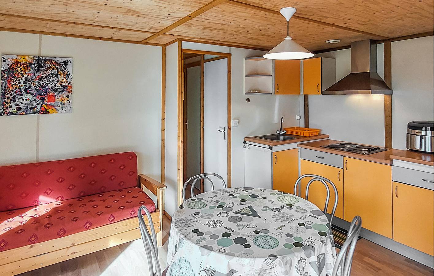 Charmant appartement avec piscine et jardin, à proximité d'Altillac (1,5 km) in Altillac, Région de Tulle