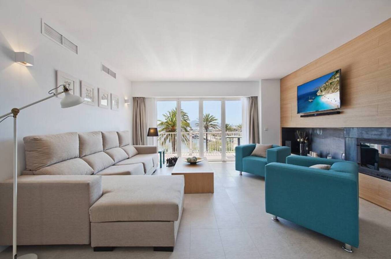 Entire apartment, Apartment 'Maina' with Sea View, Wi-Fi and Air Conditioning in Port de Pollença, Pollença