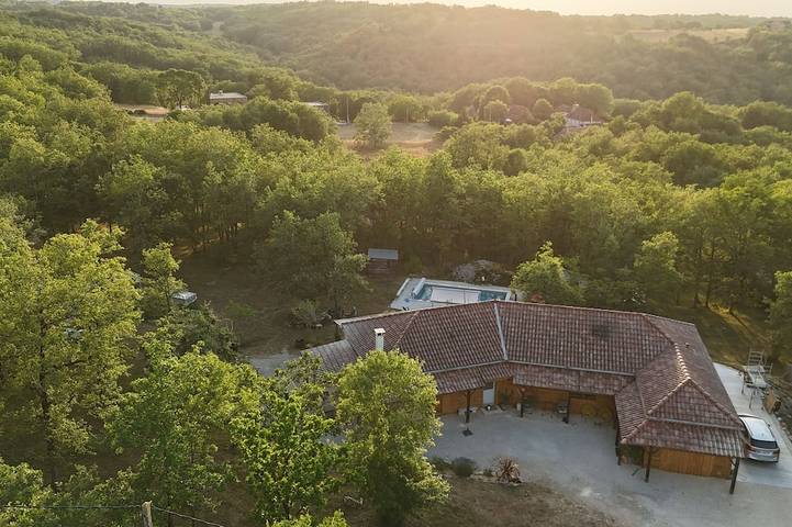 Gîte pour 4 personnes, avec Jardin et Piscine à Salviac