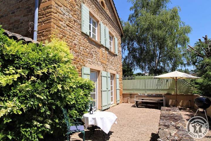 Gîte pour 6 personnes, avec Terrasse et Jardin à Cogny