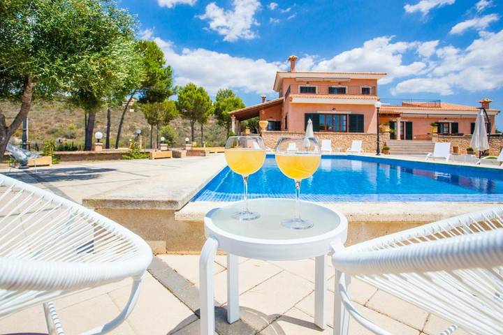 Villa für 10 Personen, mit Balkon und Whirlpool sowie Terrasse und Garten in Palma - 4