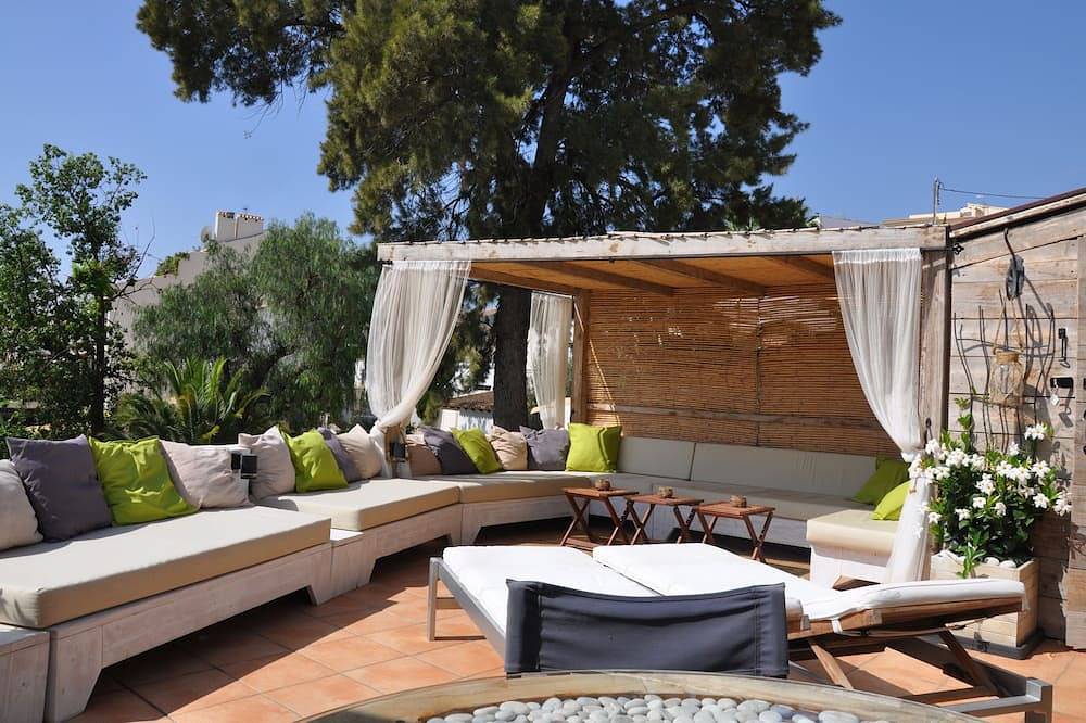 Une retraite unique dans la maison de ville la plus luxueuse d'Altea avec une terrasse Chillout de 47 m2! in Ville d'Altea, Altea