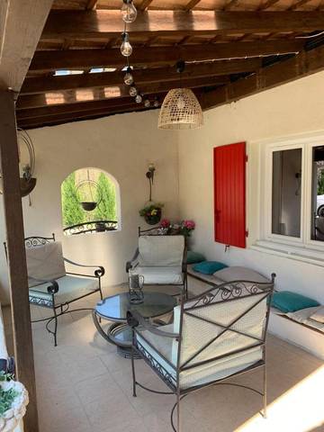 Gîte pour 5 personnes, avec piscine et terrasse à Roche-Saint-Secret-Béconne