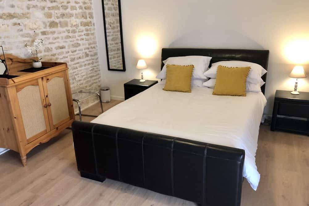 A Touch of Paradise in rural France with heated pool in Vanzay, Région de Niort