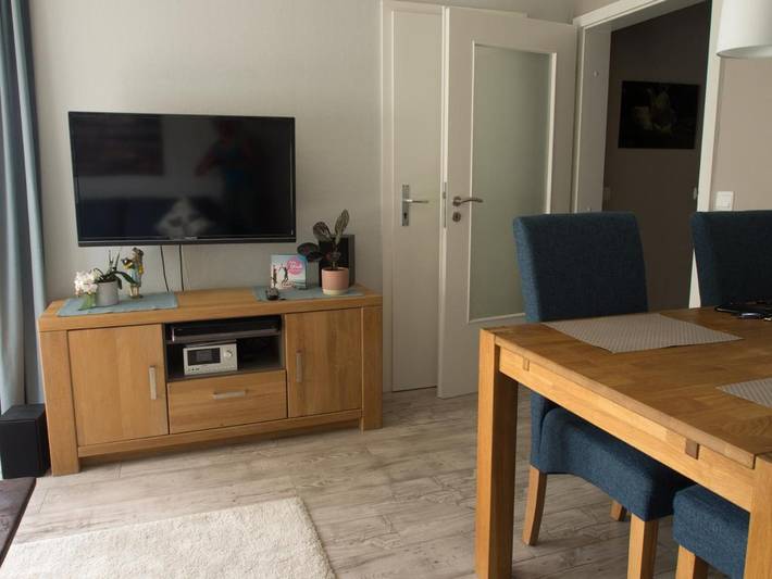 Ferienwohnung für 2 Personen, mit Balkon und Ausblick sowie Seeblick, mit Haustier in Schausende - 2