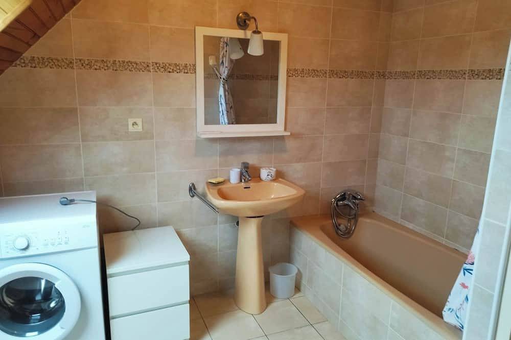Apartamento entero, Apartamento en una casa en argol in Argol, Iroise