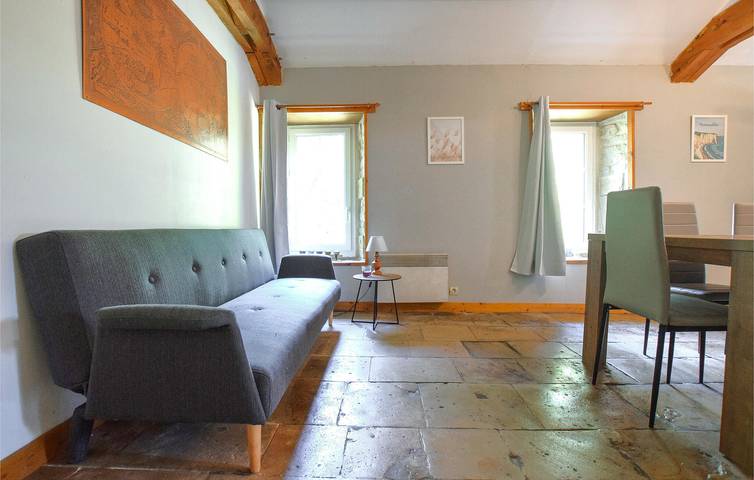 Un logement confortable à 2 km de Cardonville : Wi-Fi, télévision et jardin in Saint-Benoît-de-l'Aure, Région de Bayeux