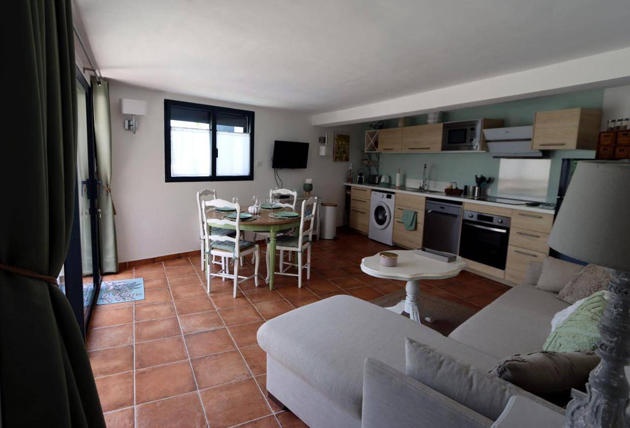 Appartement entier, Two-Bedroom Apartment in Lavilledieu, Ardèche